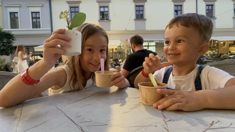 Frați: iubire cât cuprinde și rivalitate pe măsură